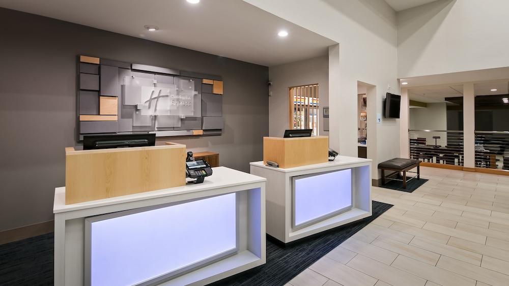 holiday inn express and suites everett by ihg