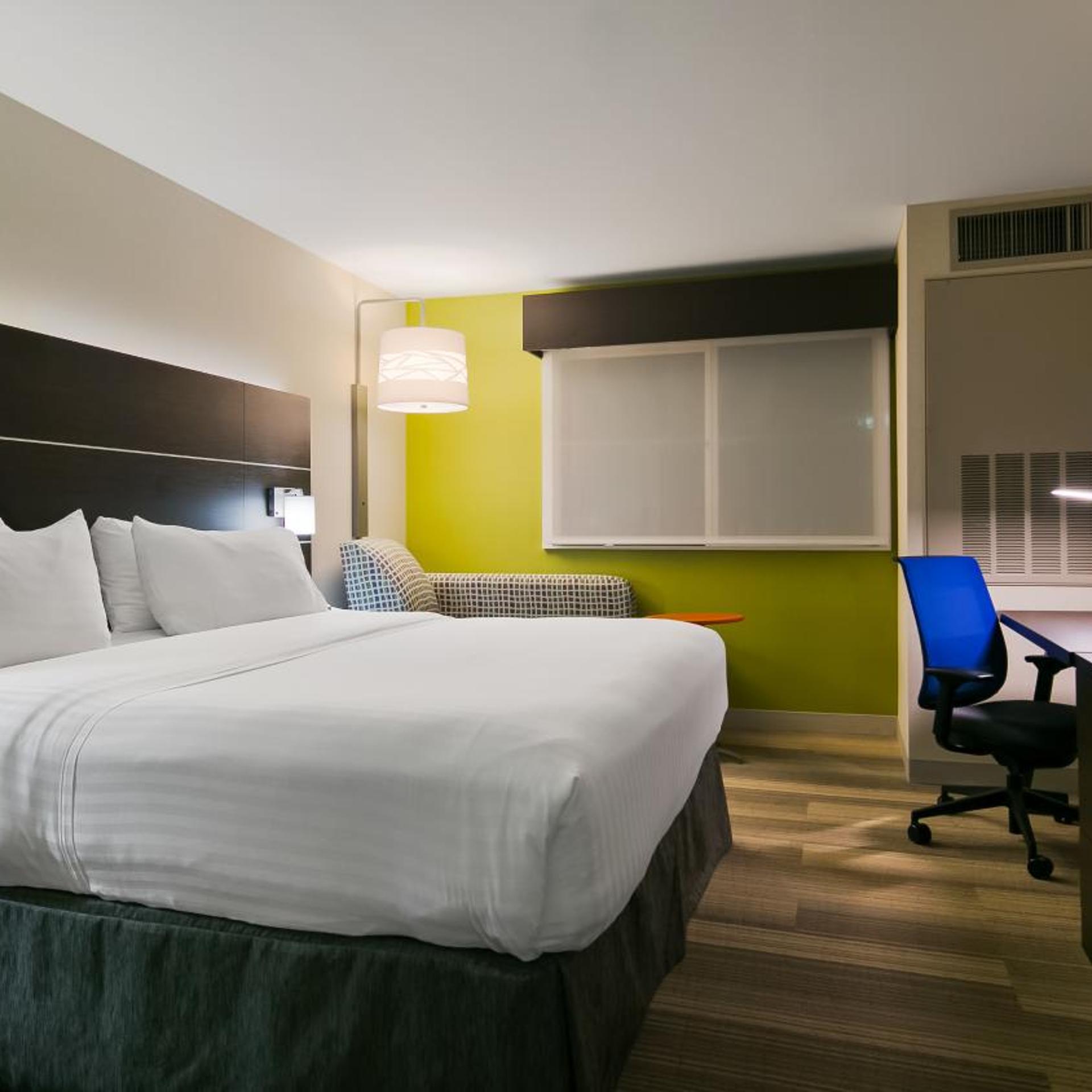 holiday inn express and suites everett by ihg