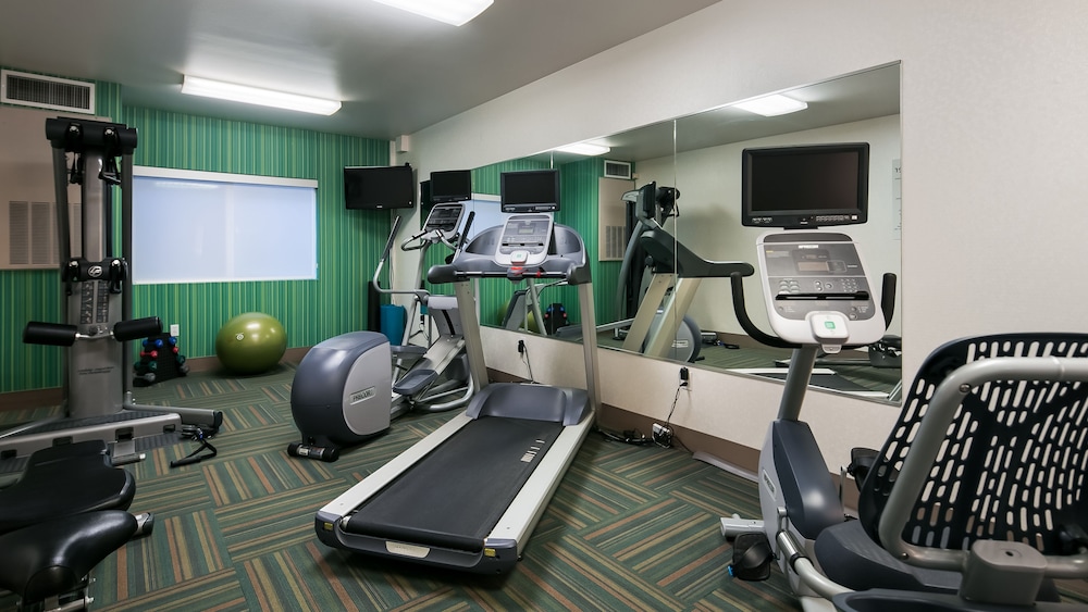 holiday inn express and suites everett by ihg