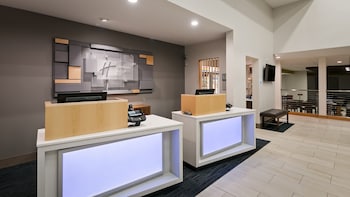 Holiday Inn Express & Suites Everett By Ihg,Everett>>Clinton,3 star