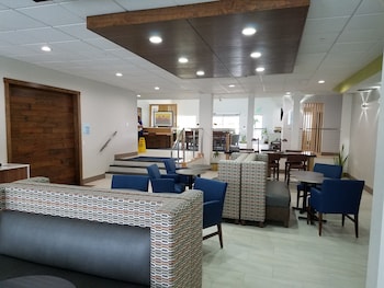 holiday inn express and suites everett by ihg