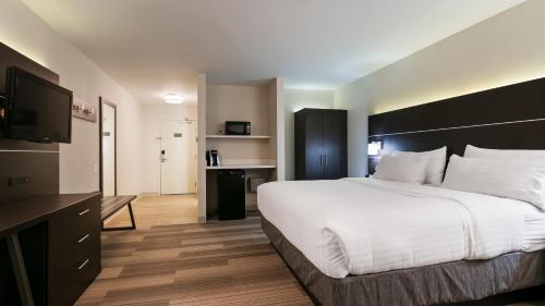 holiday inn express and suites everett by ihg