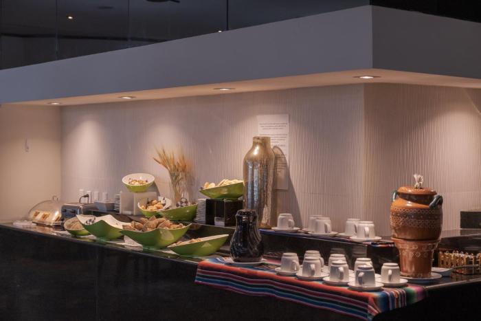 holiday inn select guadalajara by ihg