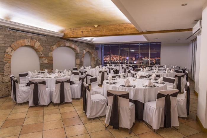 holiday inn select guadalajara by ihg