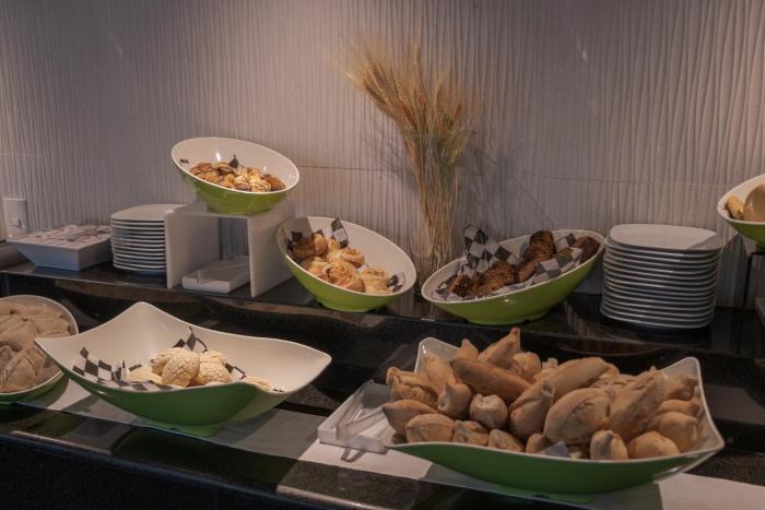 holiday inn select guadalajara by ihg