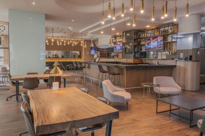 holiday inn select guadalajara by ihg