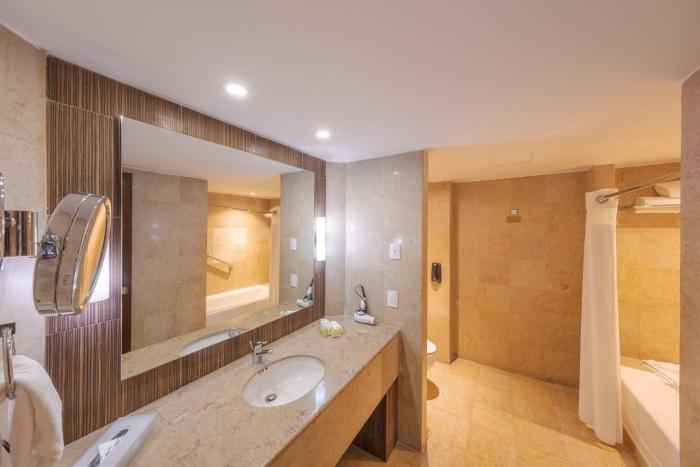 holiday inn select guadalajara by ihg