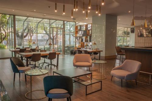 holiday inn select guadalajara by ihg