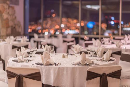 holiday inn select guadalajara by ihg