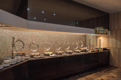 holiday inn select guadalajara by ihg