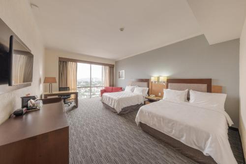 holiday inn select guadalajara by ihg