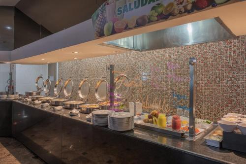 holiday inn select guadalajara by ihg