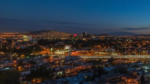 holiday inn select guadalajara by ihg