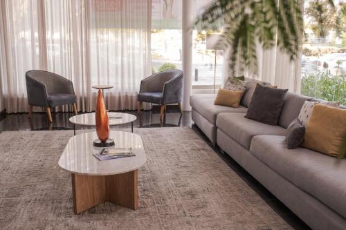 holiday inn select guadalajara by ihg