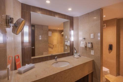 holiday inn select guadalajara by ihg