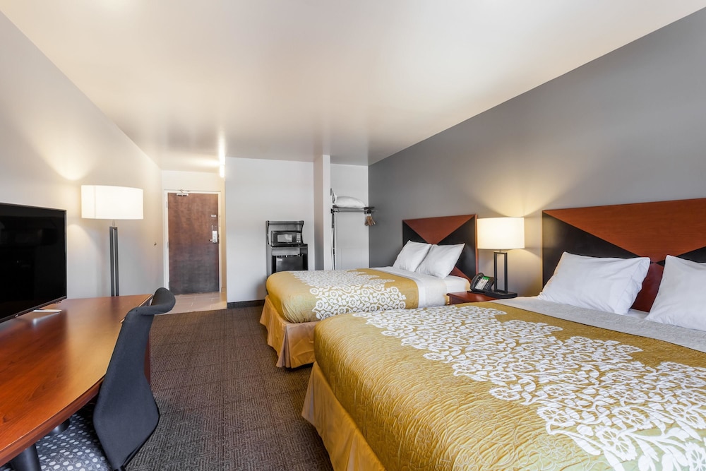 Days Inn & Suites By Wyndham Lancaster Amish Country,Lancaster>>East Hempfield Township,3 star