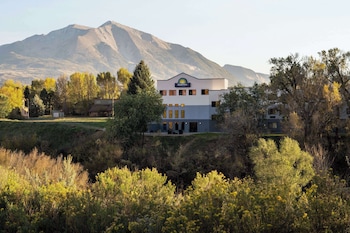 Days Inn By Wyndham Carbondale,Glenwood Springs>>Carbondale,2 star