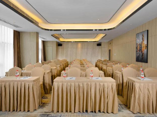 country inn suites foshan zumiao store
