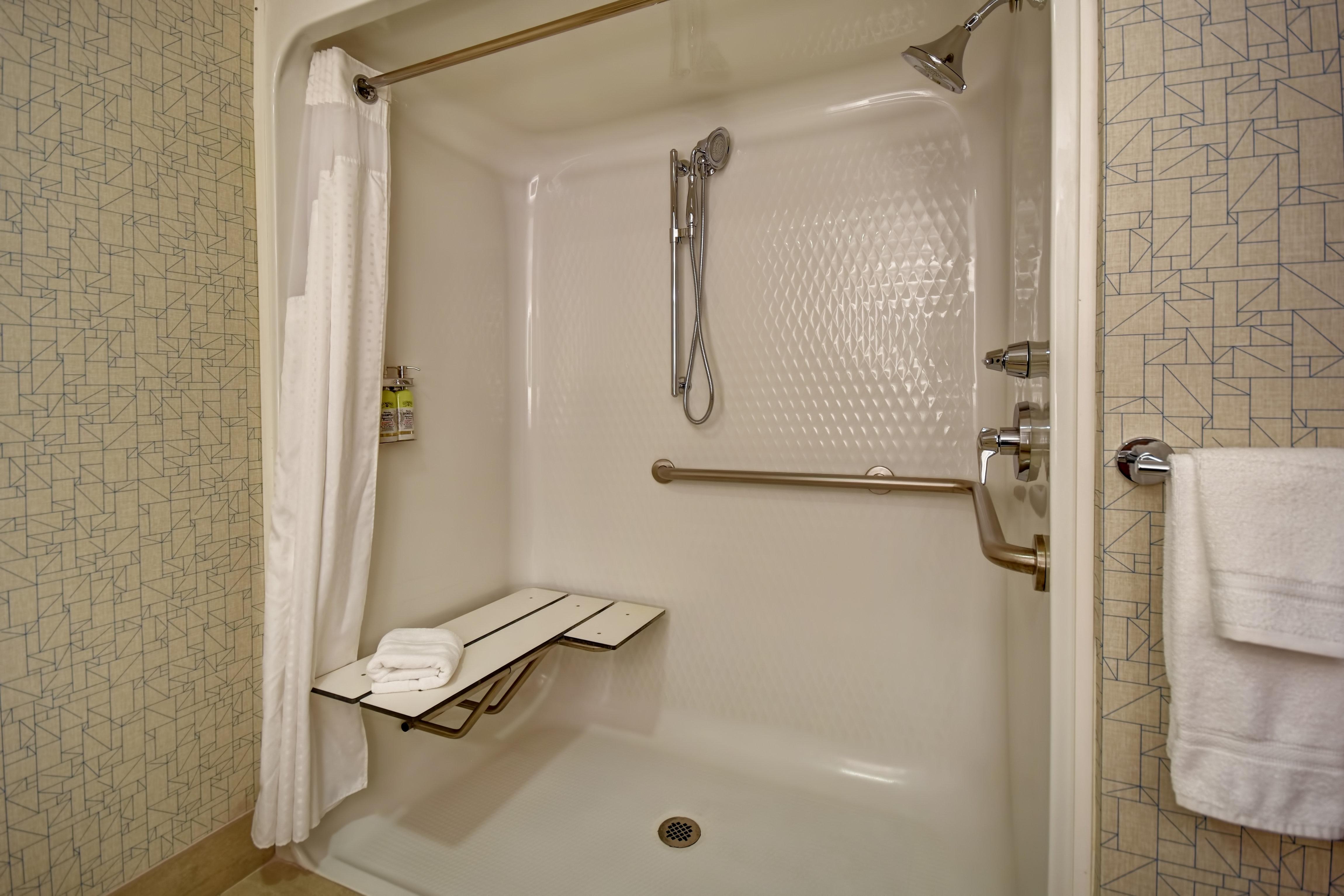 holiday inn express newport north middletown by ihg