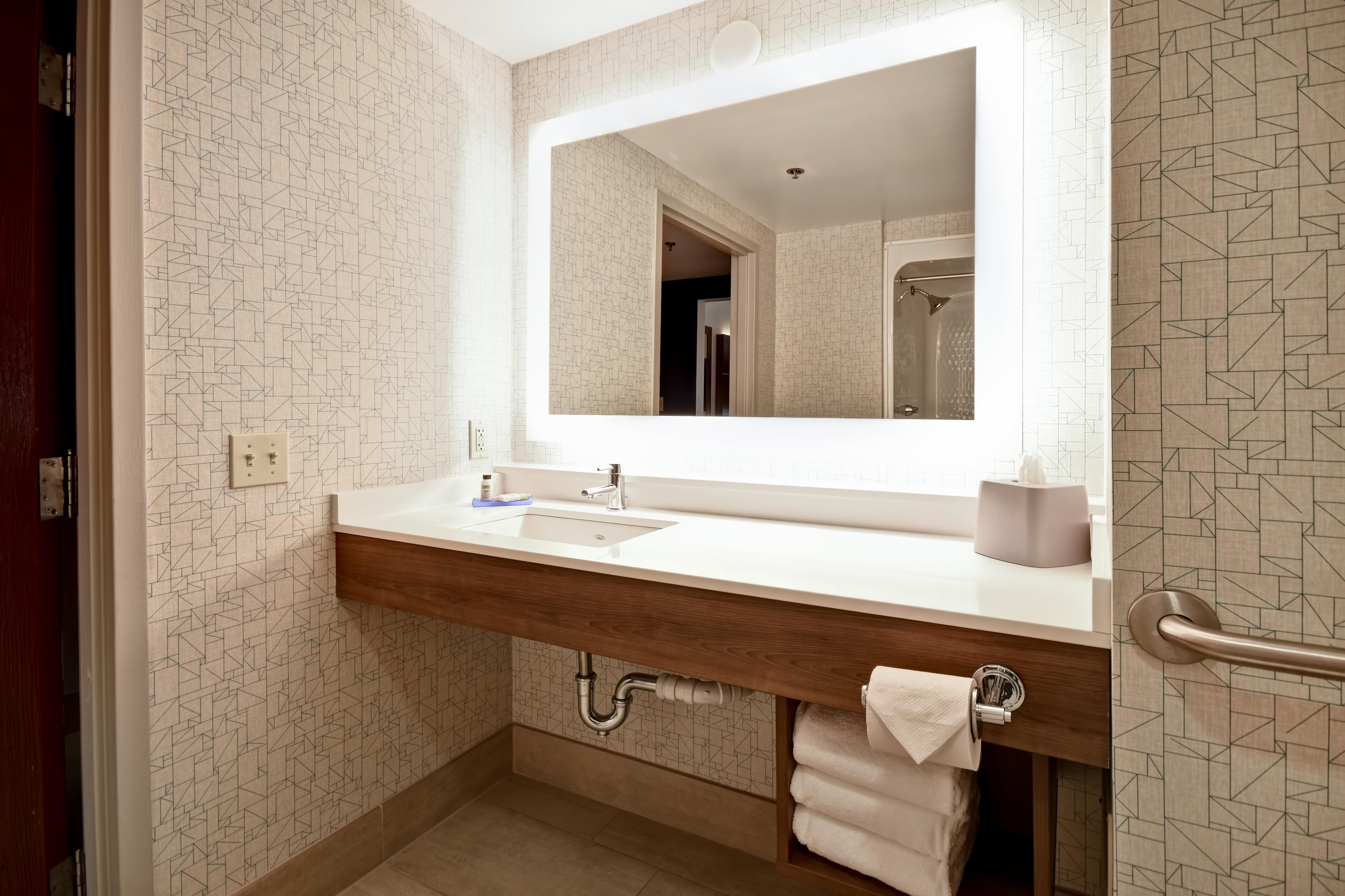 holiday inn express newport north middletown by ihg