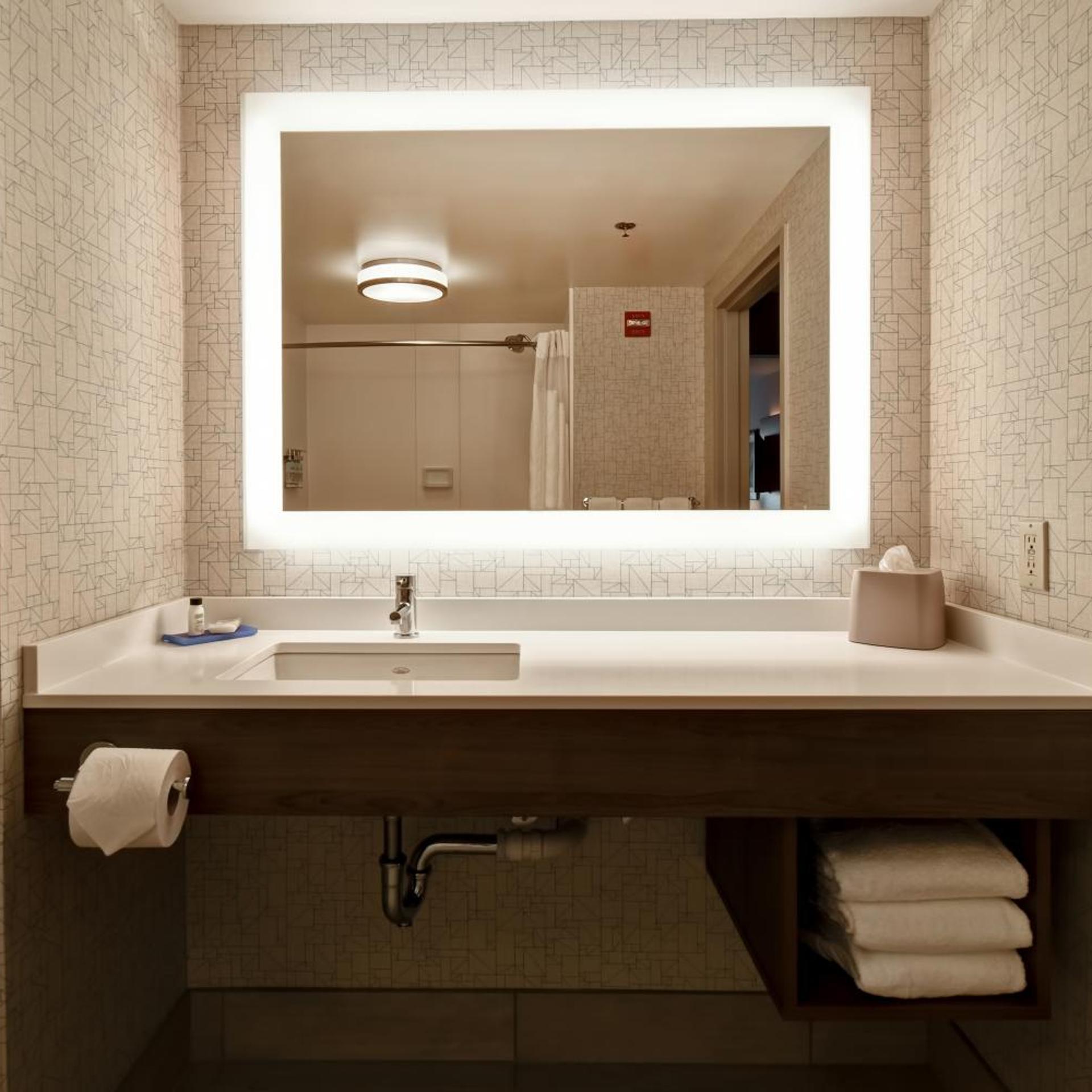 holiday inn express newport north middletown by ihg