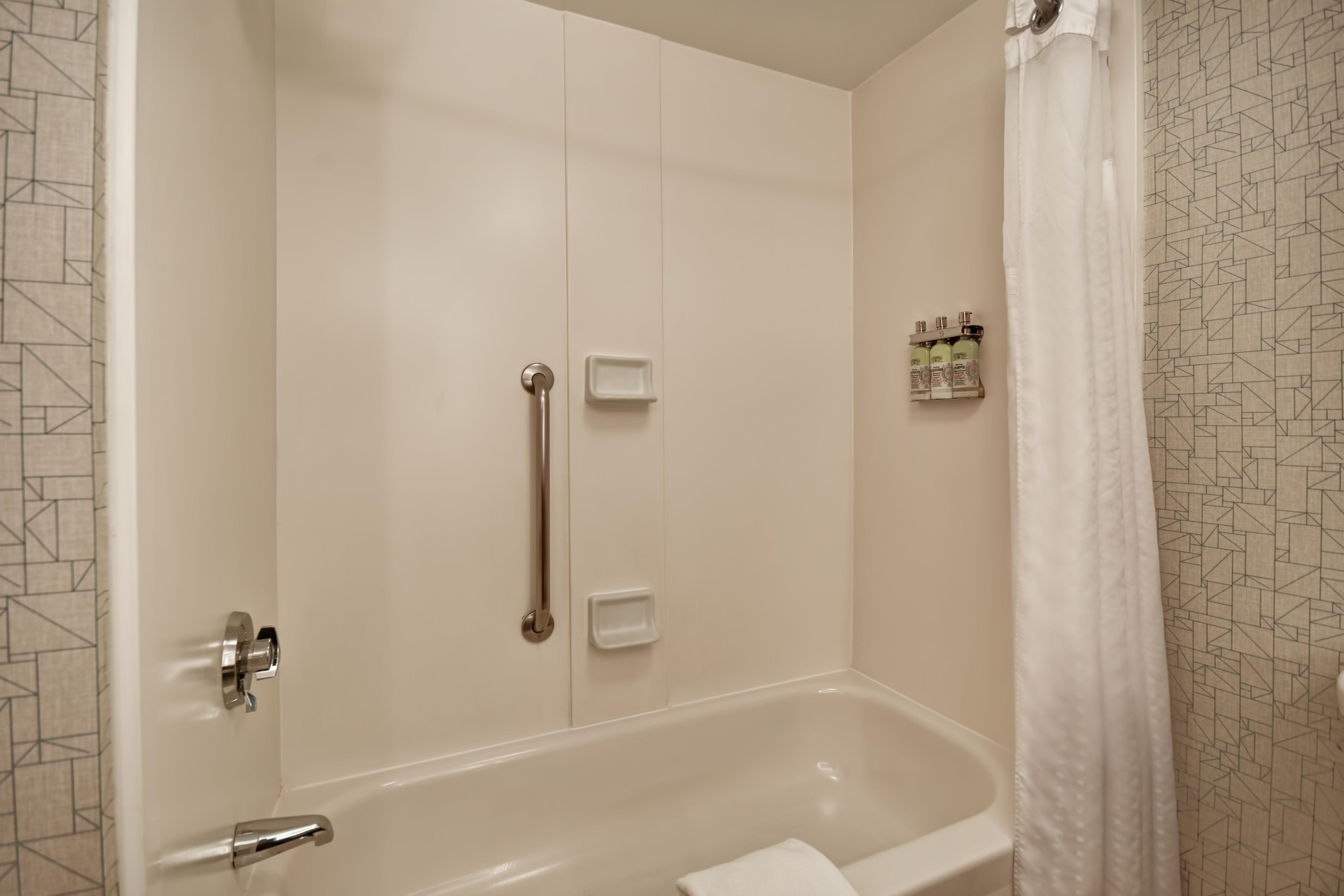 holiday inn express newport north middletown by ihg