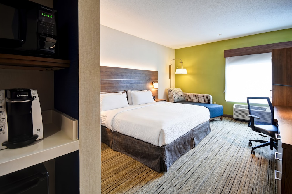 holiday inn express newport north middletown by ihg