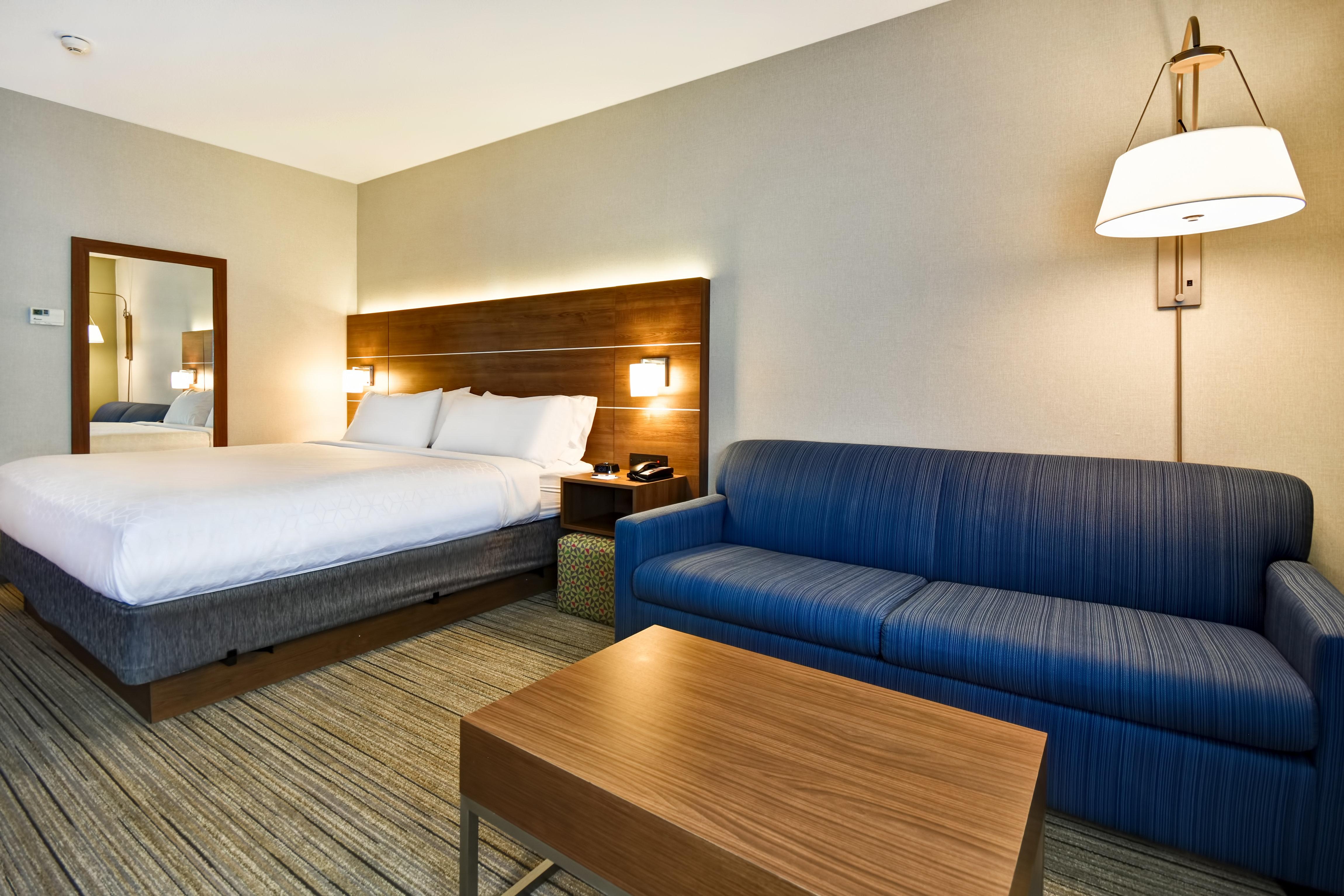 holiday inn express newport north middletown by ihg