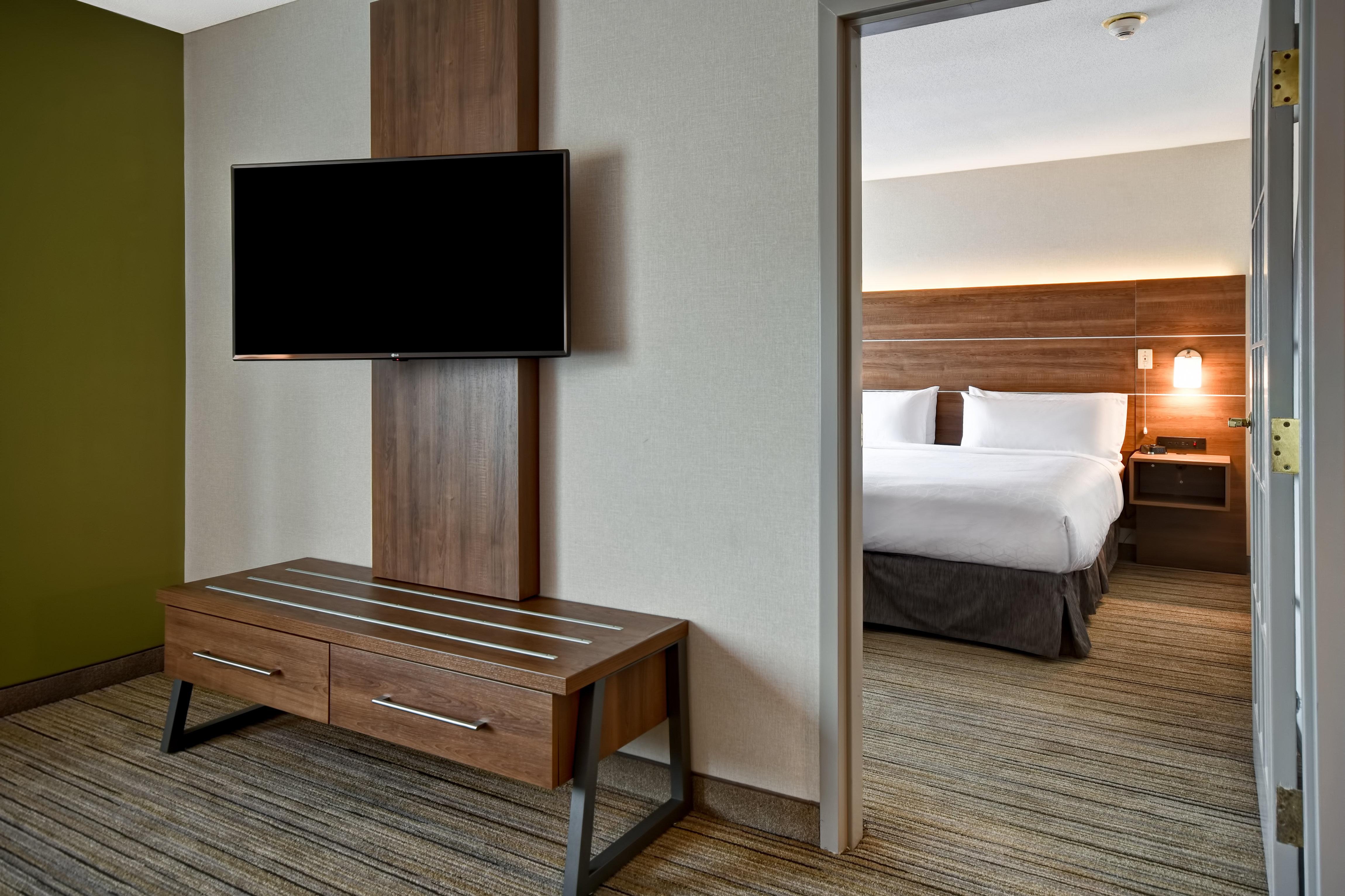 holiday inn express newport north middletown by ihg