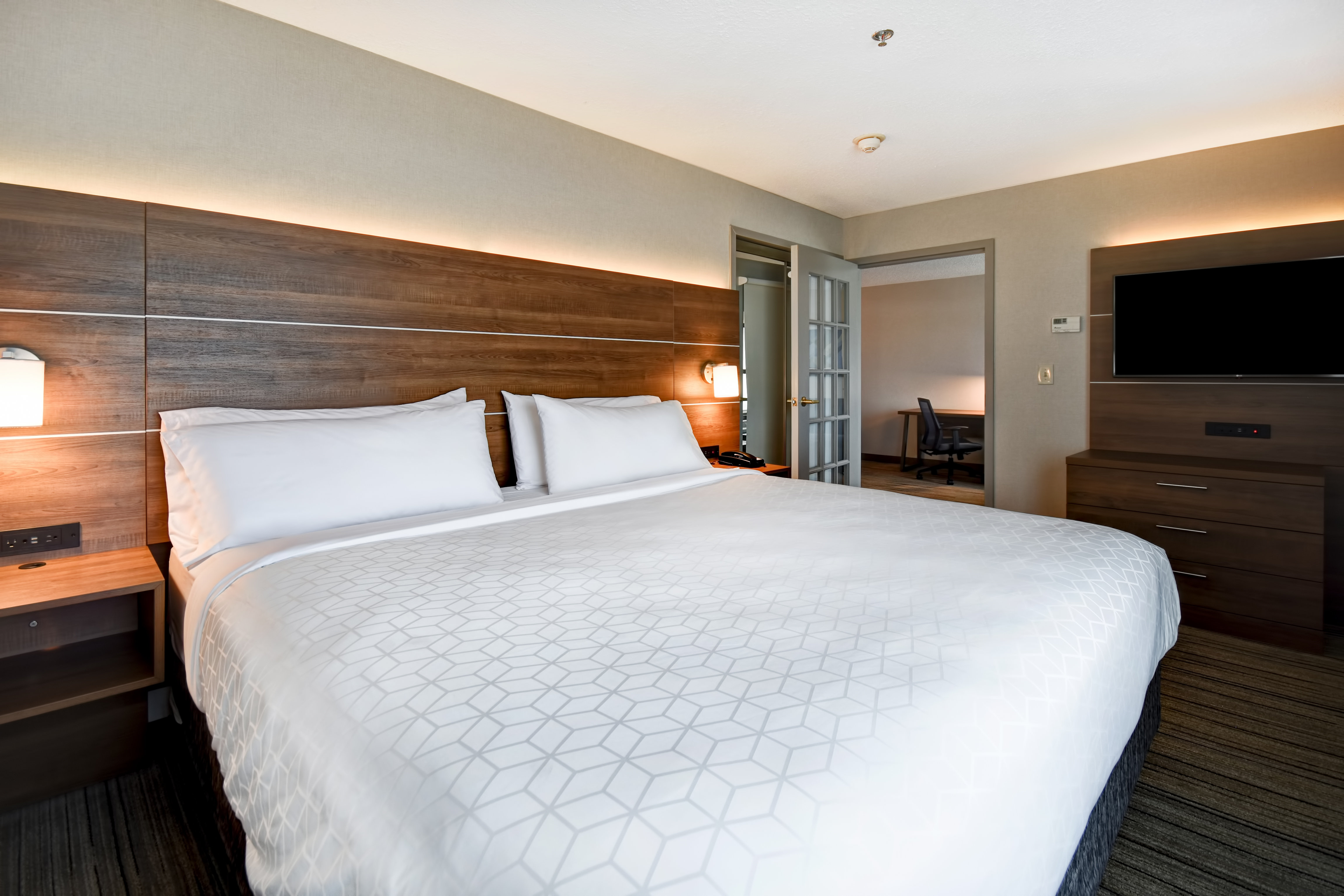 holiday inn express newport north middletown by ihg
