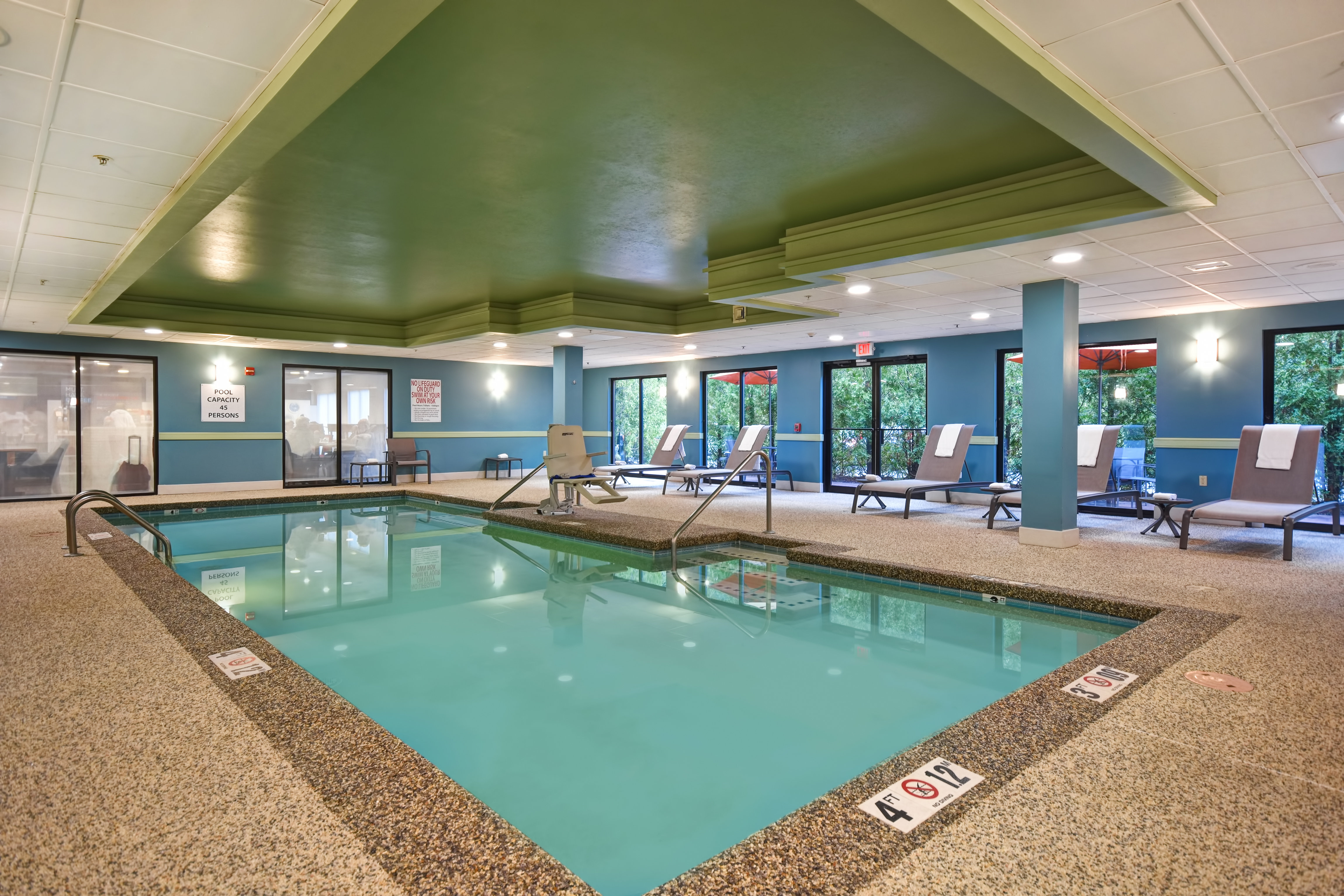 holiday inn express newport north middletown by ihg