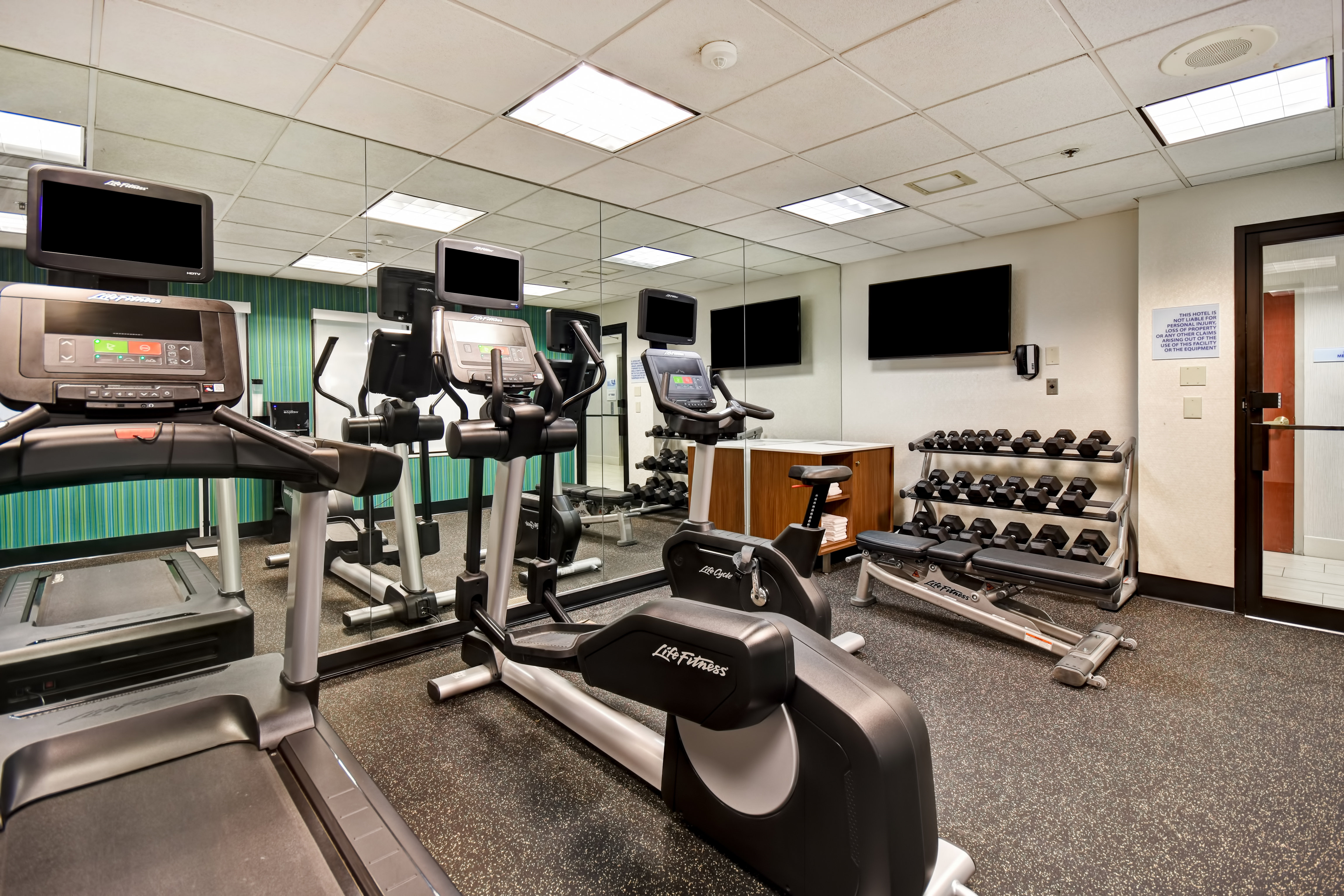 holiday inn express newport north middletown by ihg