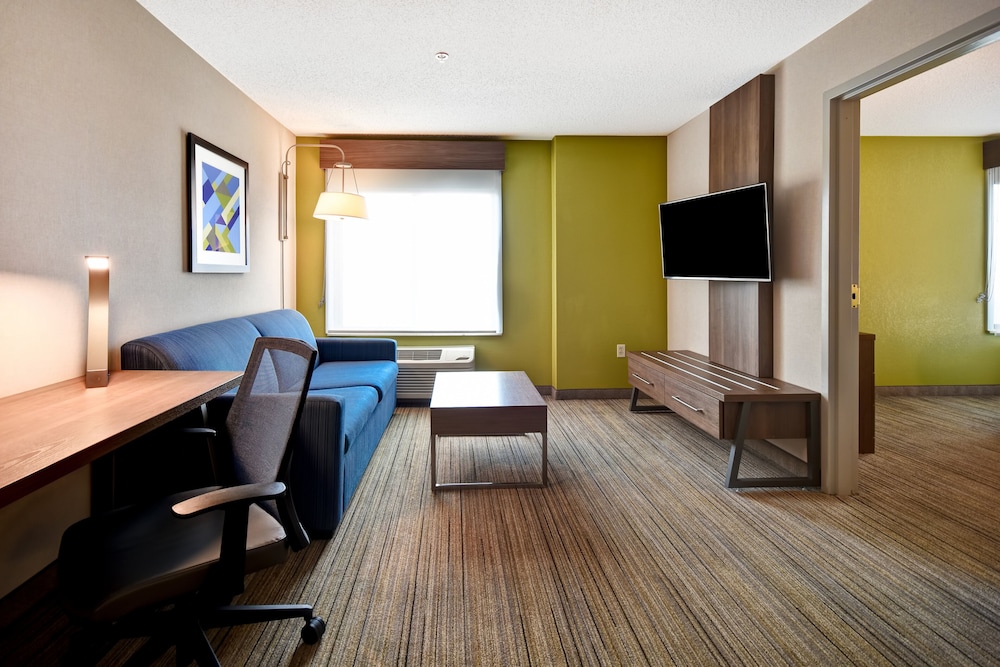 holiday inn express newport north middletown by ihg