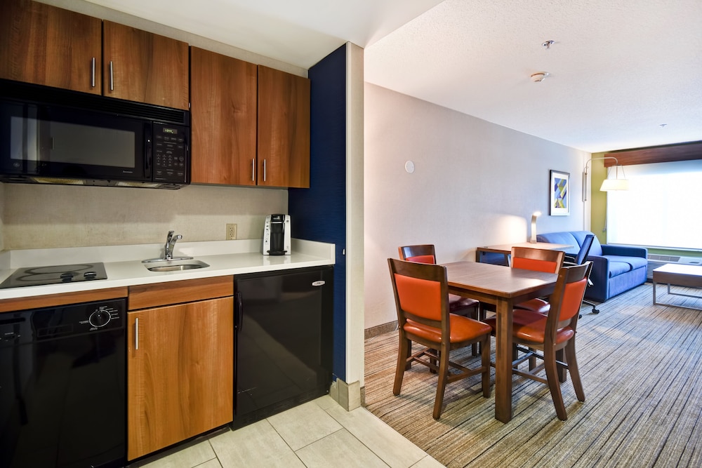 holiday inn express newport north middletown by ihg