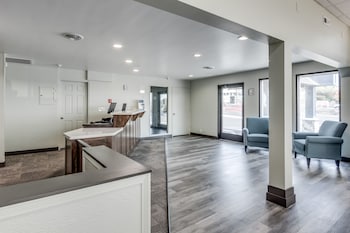 Days Inn & Suites By Wyndham Spokane,Spokane County>>Spokane,3 star