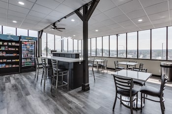 Days Inn & Suites By Wyndham Spokane,Spokane County>>Spokane,3 star