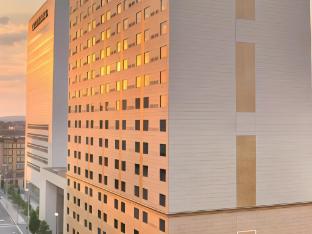 the davenport tower autograph collection