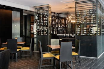 wyndham santiago pettra
