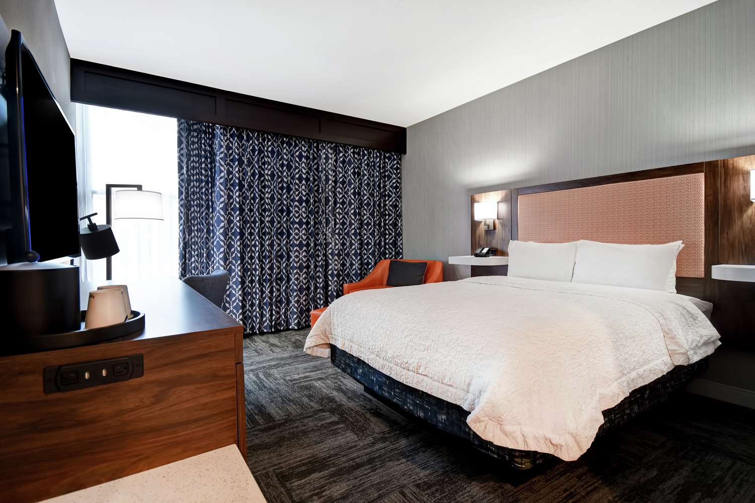 hampton inn i 75 lexington hamburg area