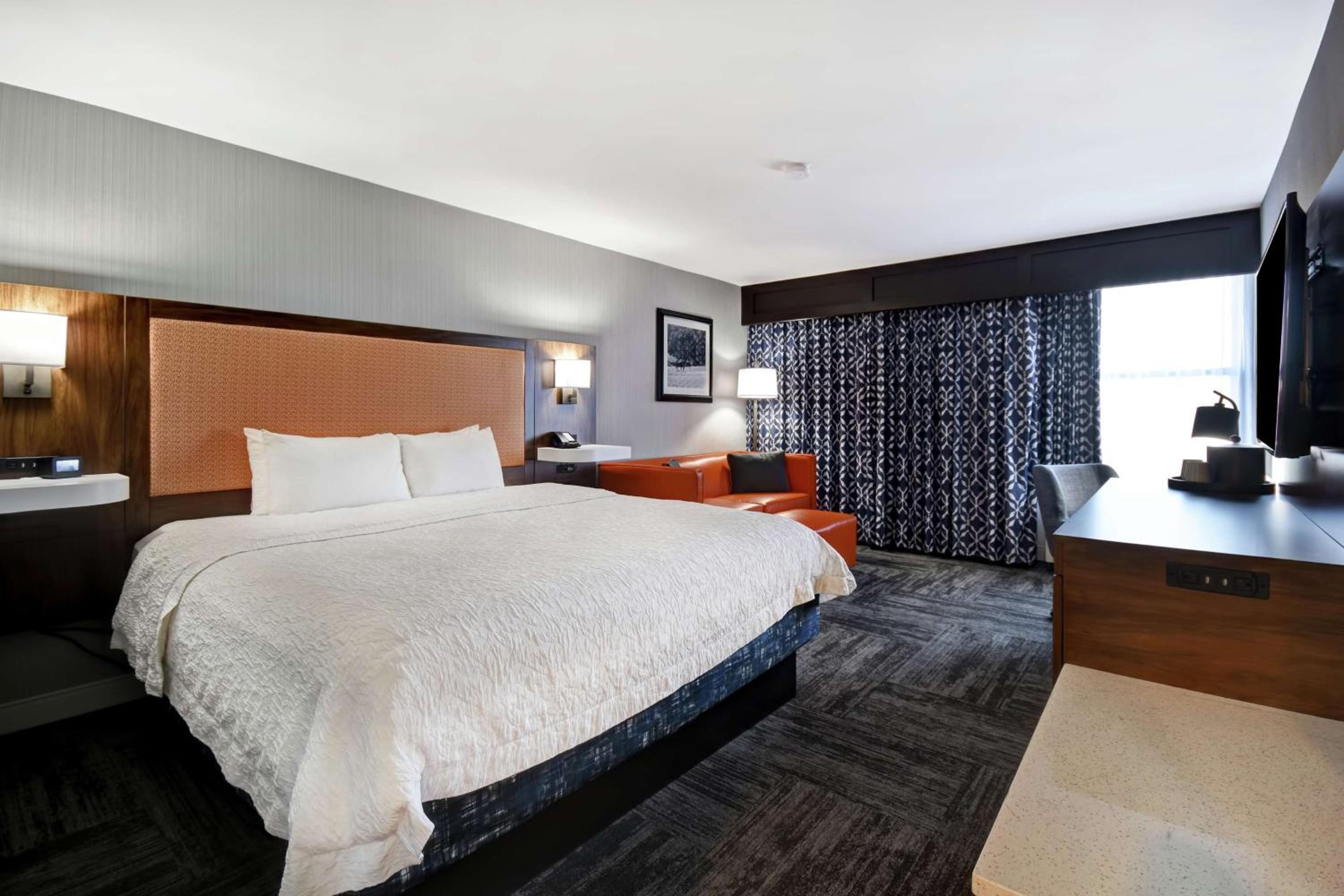 hampton inn i 75 lexington hamburg area