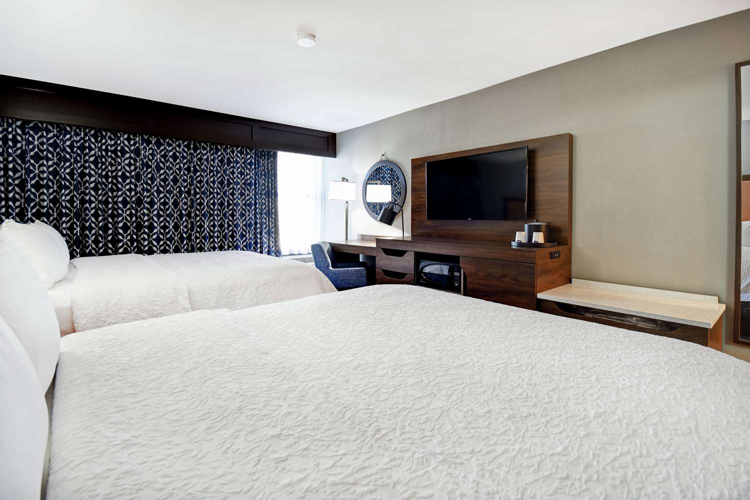 hampton inn i 75 lexington hamburg area