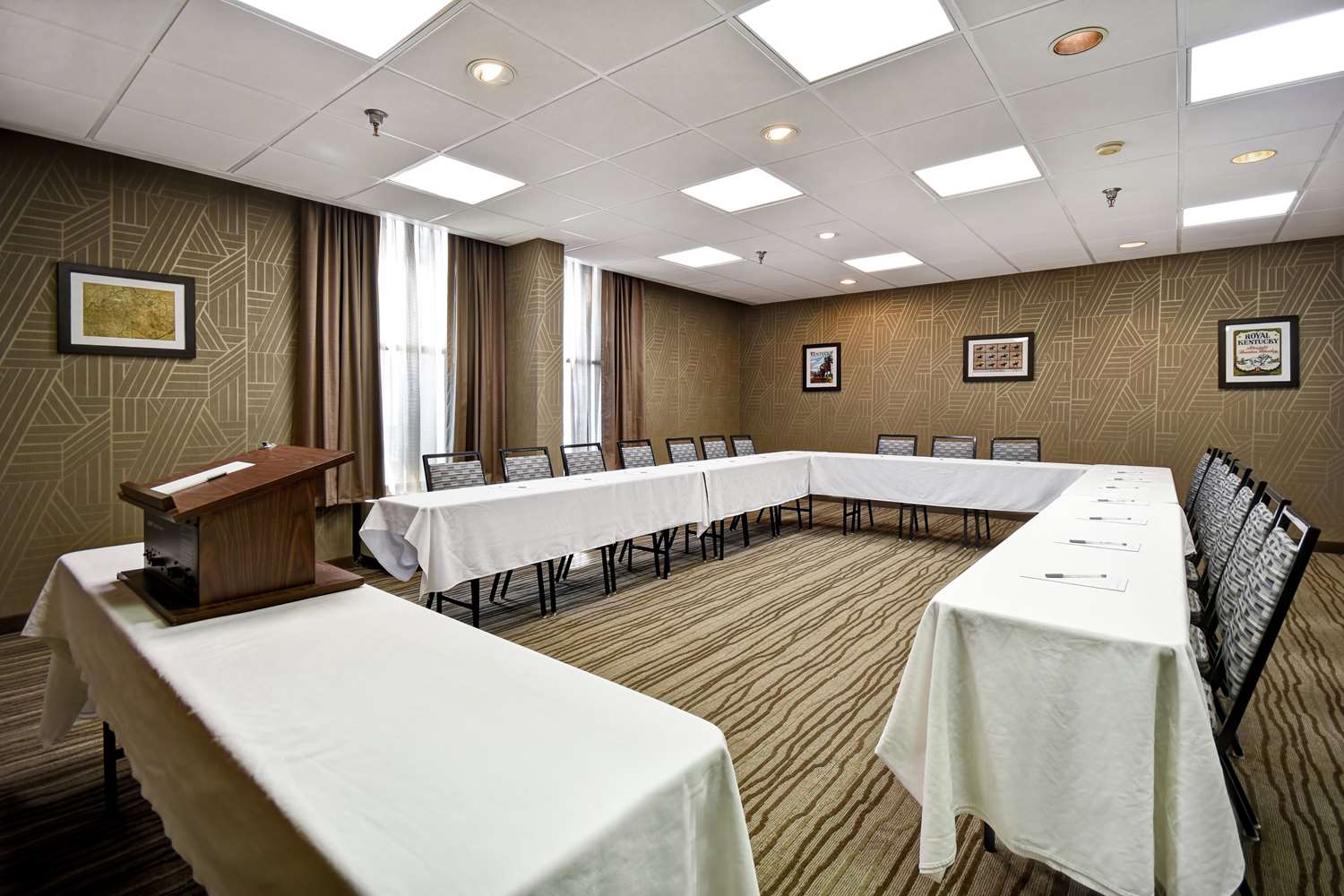 hampton inn i 75 lexington hamburg area