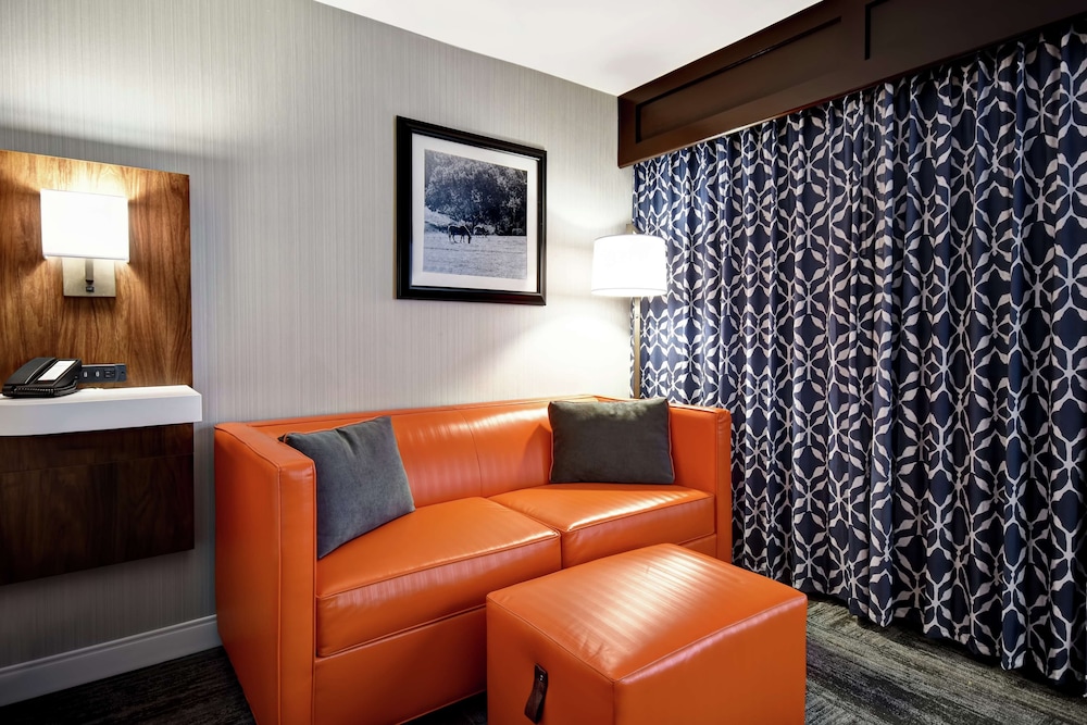 hampton inn i 75 lexington hamburg area