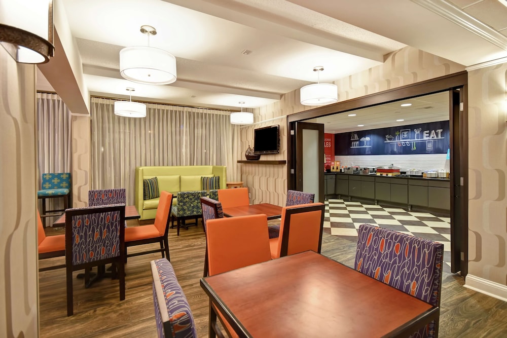 hampton inn i 75 lexington hamburg area