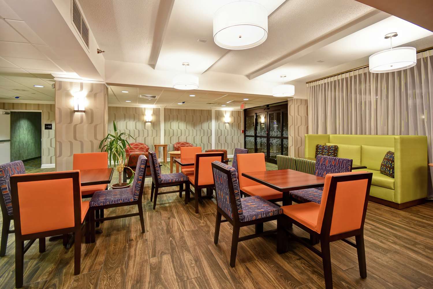 hampton inn i 75 lexington hamburg area