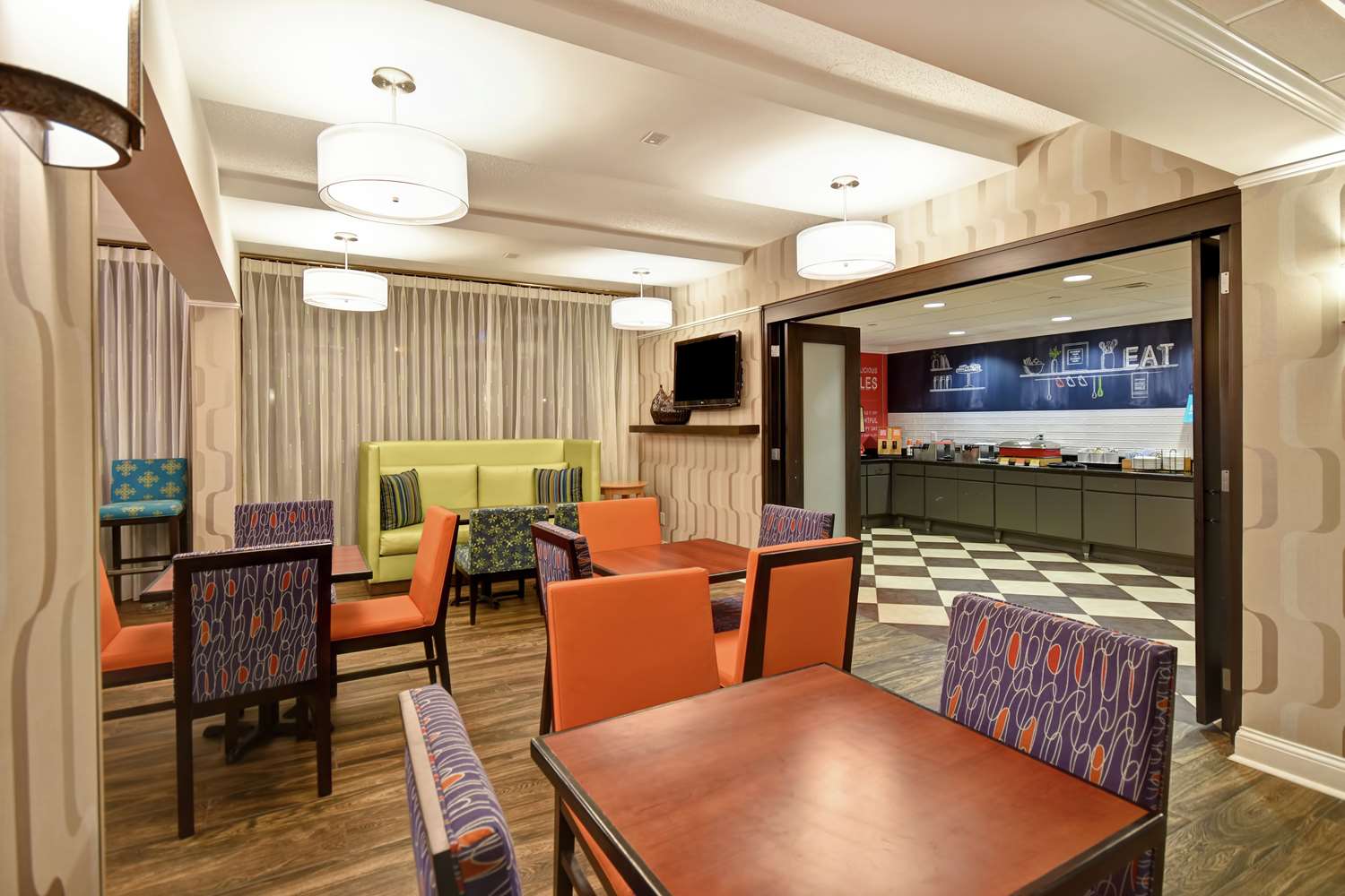 hampton inn i 75 lexington hamburg area