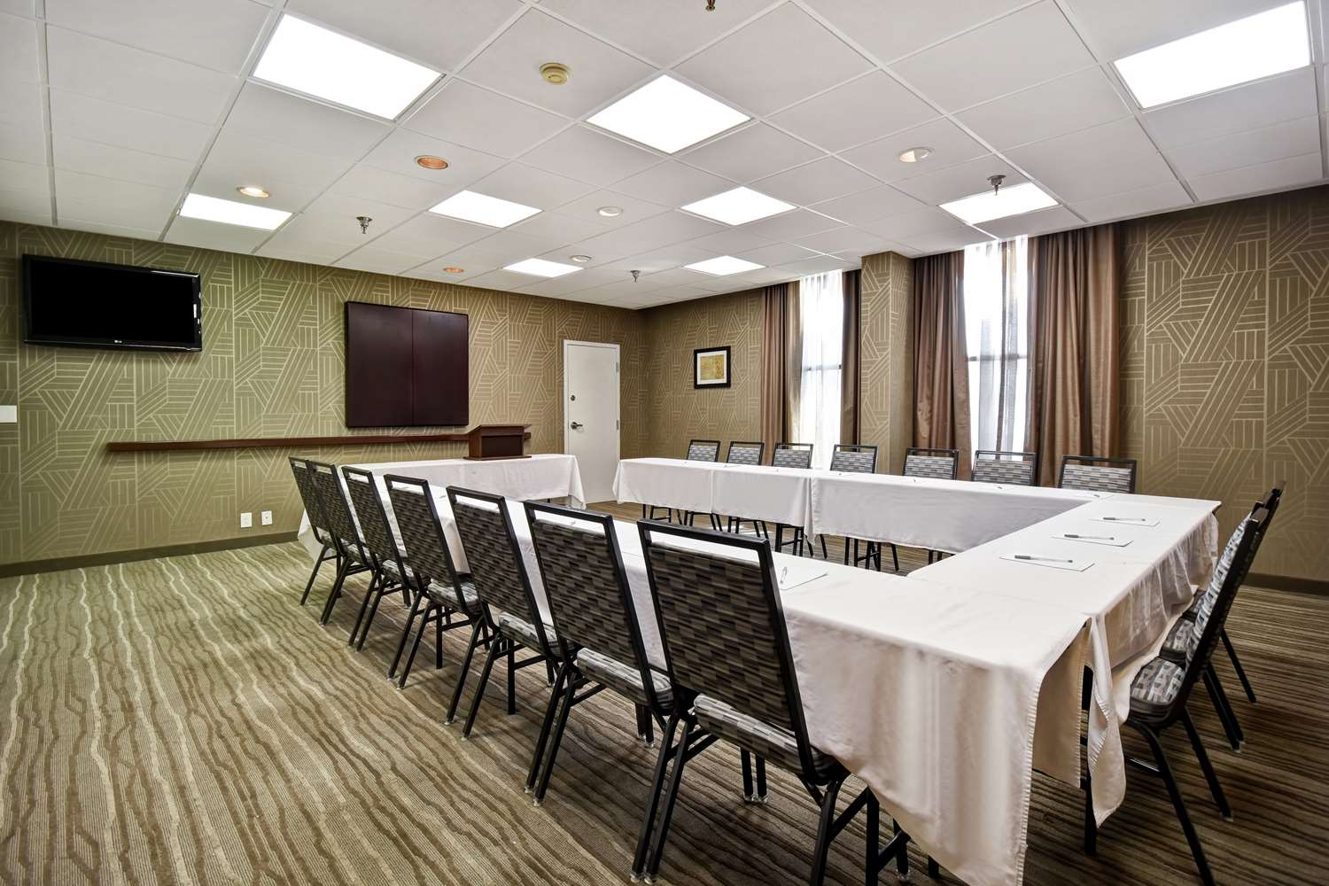 hampton inn i 75 lexington hamburg area