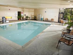 hampton inn i 75 lexington hamburg area