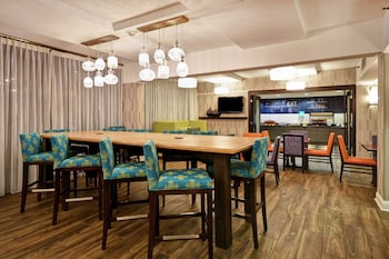 hampton inn i 75 lexington hamburg area