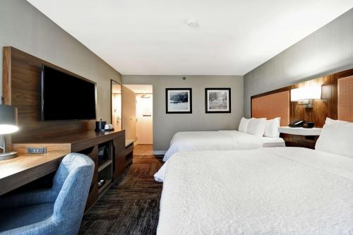 hampton inn i 75 lexington hamburg area